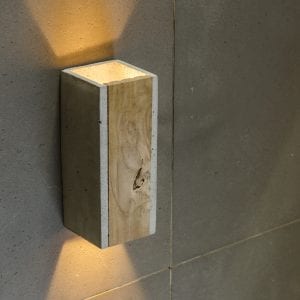 Beton-Wandleuchte Orto Teak