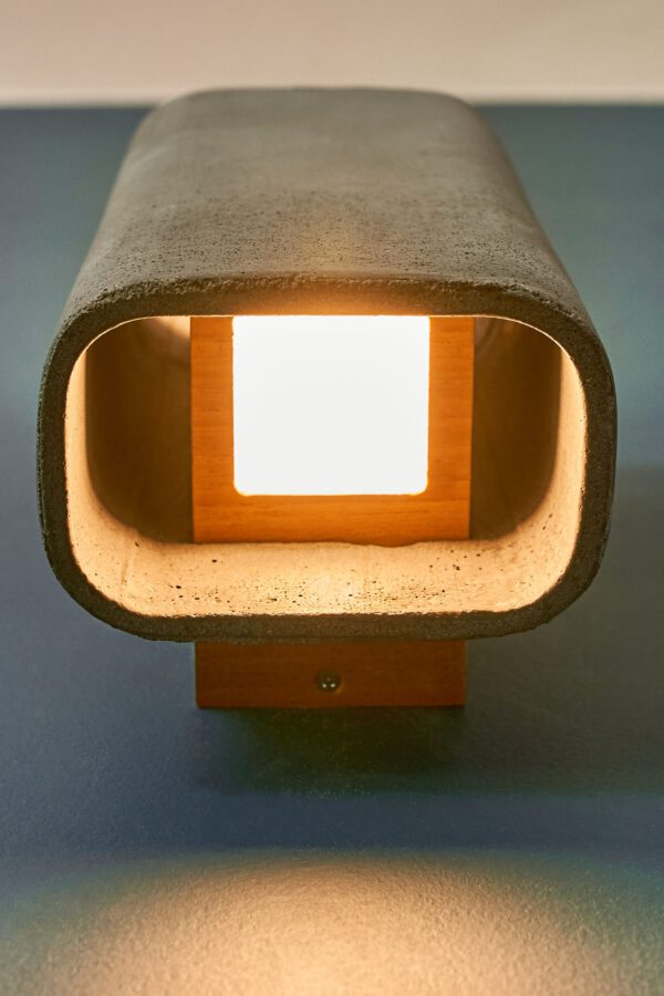 Beton-Wandleuchte Con Teak IP65 - DSLampen.at - Lampen und Leuchten Online