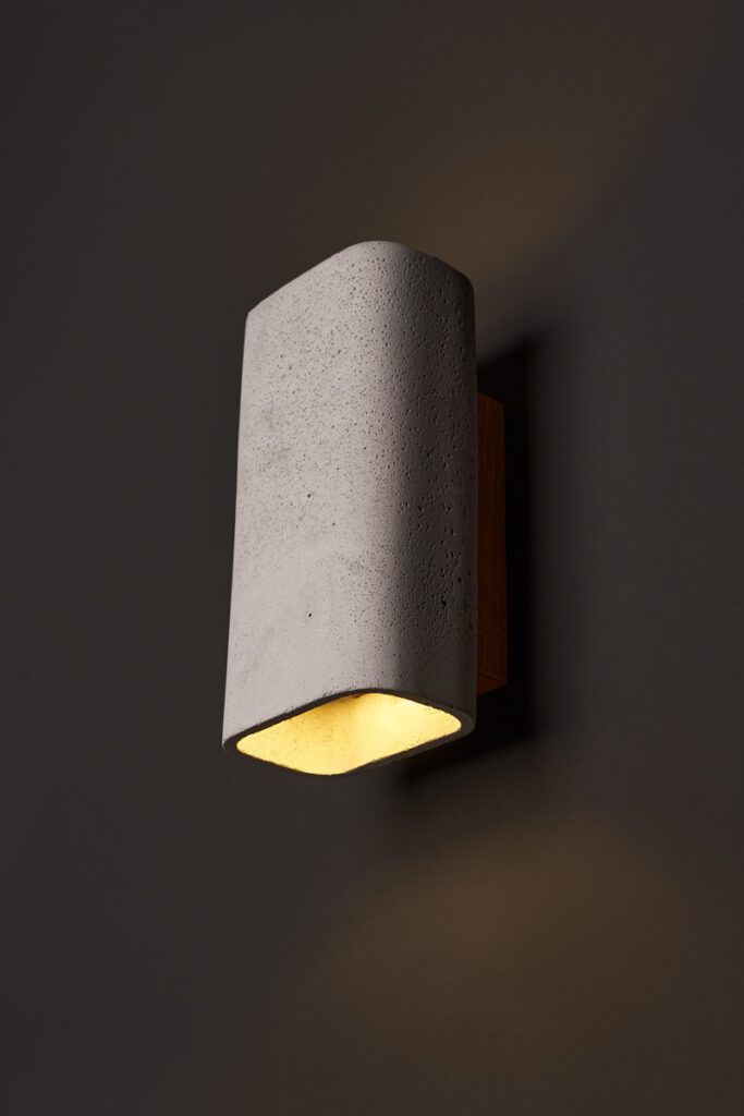 Beton-Wandleuchte Con Teak IP65 - DSLampen.at - Lampen und Leuchten Online